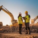 Präzise Ergebnisse durch Nivellieren von Oberflächen vor Bauarbeiten erzielen