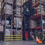 Montacargas hombre sentado: eficiencia y seguridad en manejo de materiales